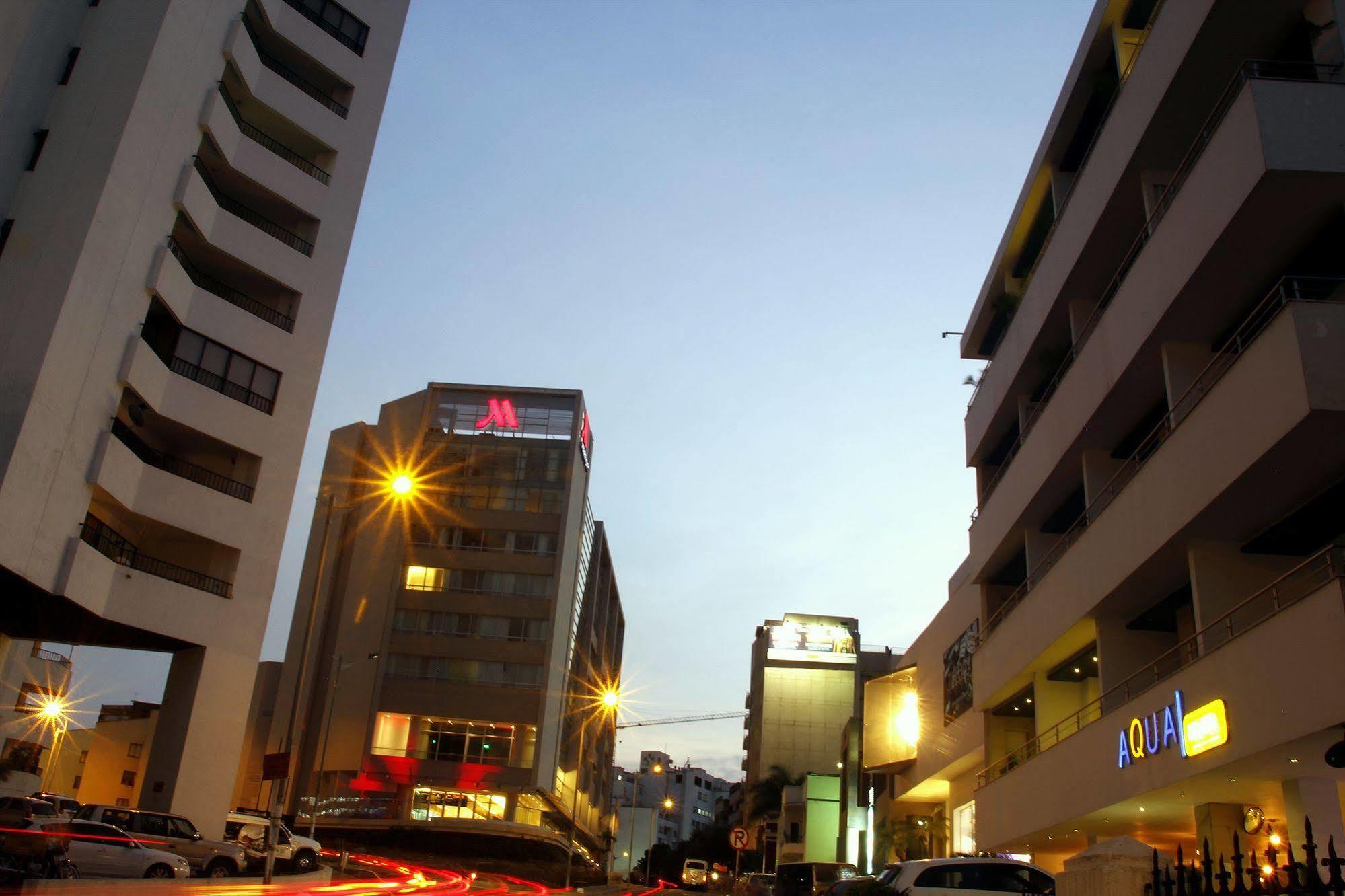 Aqua Granada Hotel Cali Exterior photo