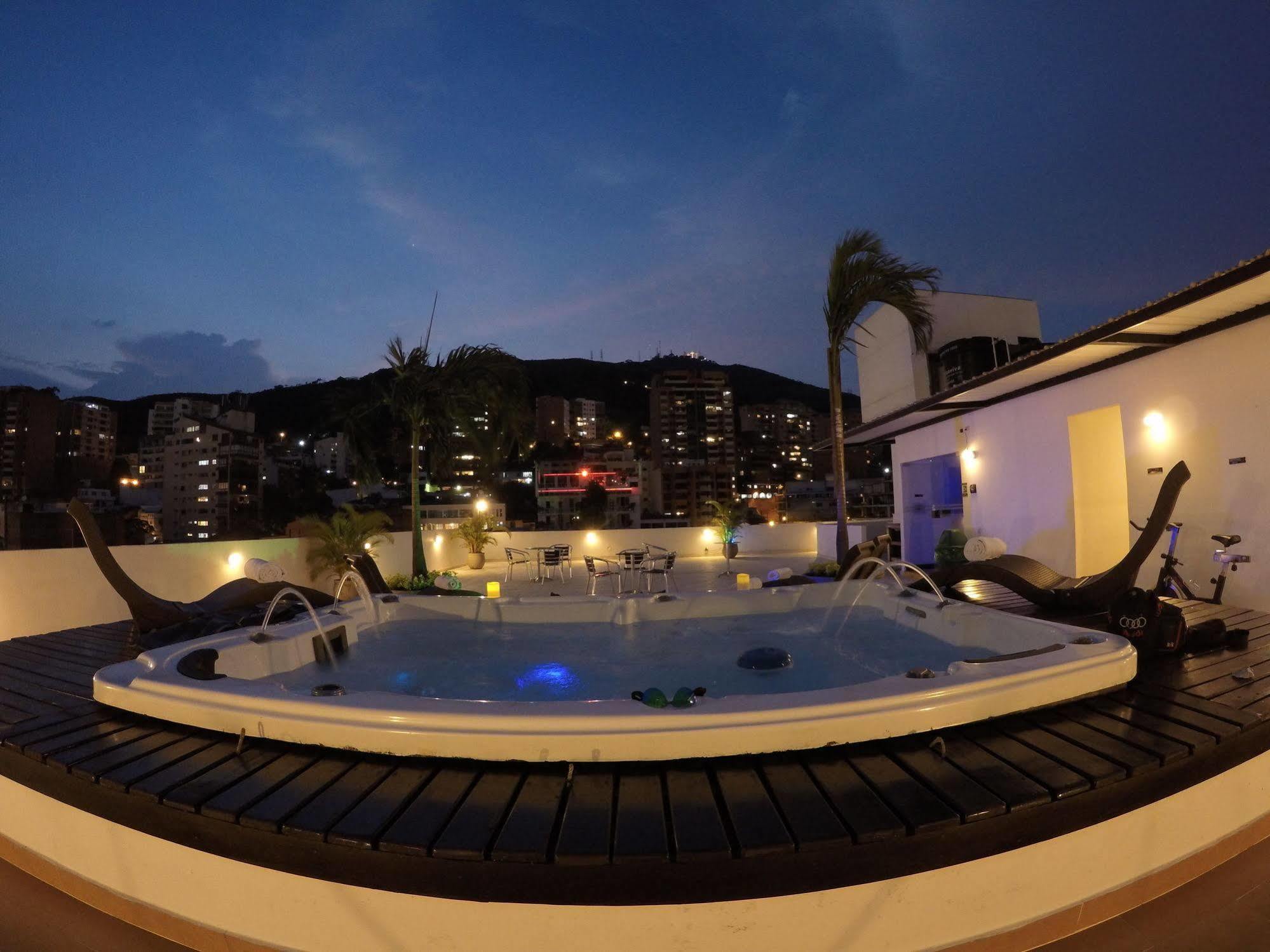 Aqua Granada Hotel Cali Exterior photo