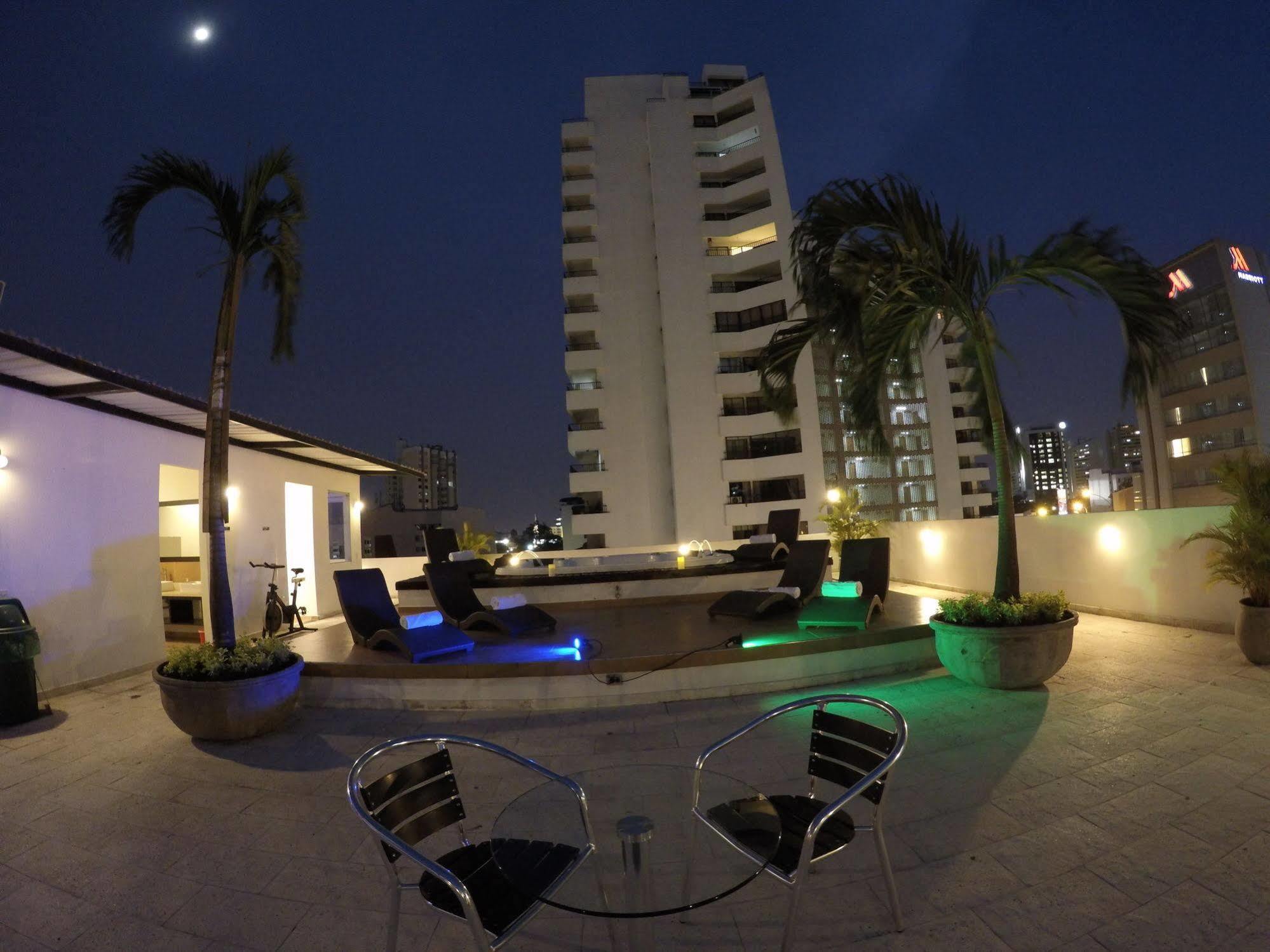 Aqua Granada Hotel Cali Exterior photo